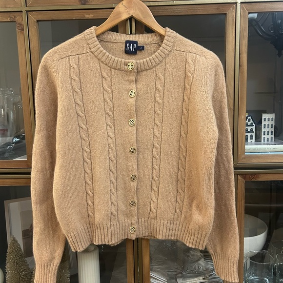 Vintage Gap Cable Knit Sweater - Picture 2 of 10
